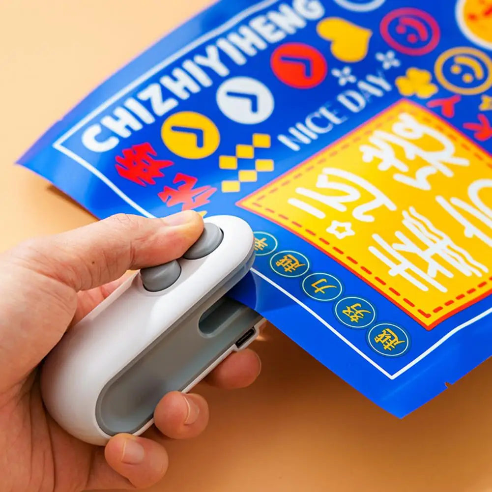 🔌 Mini-Beutelverschweißer mit Cutter – USB-aufladbar, tragbar & magnetisch – Perfekt für Snacks & Lebensmittel 🍿🥨