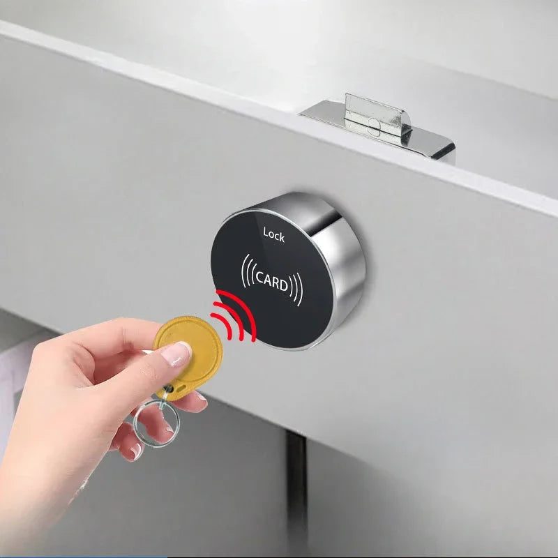 Smart Mini RFID Schrankschloss – Elektronisches Schloss mit IC-Karte, wiederaufladbarer Akku, geeignet für Schränke, Spinde, Schubladen & Briefkästen, sicher & einfach per Karte entsperren