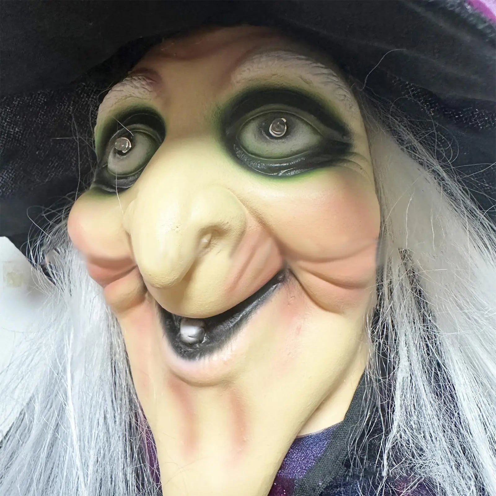 Halloween Hexe mit Sound & LED-Augen – Bewegliche Deko