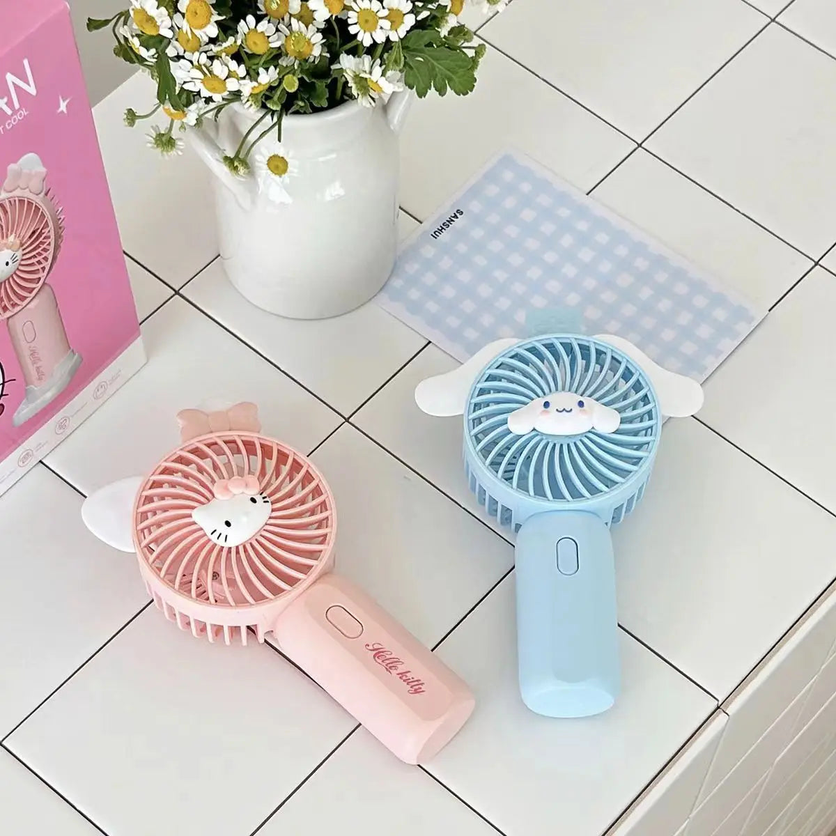 💨 Sanrio Mini-Handventilator – Hello Kitty, Kuromi, Cinnamoroll & Melody 🌟 Tragbar & Wiederaufladbar 🔋